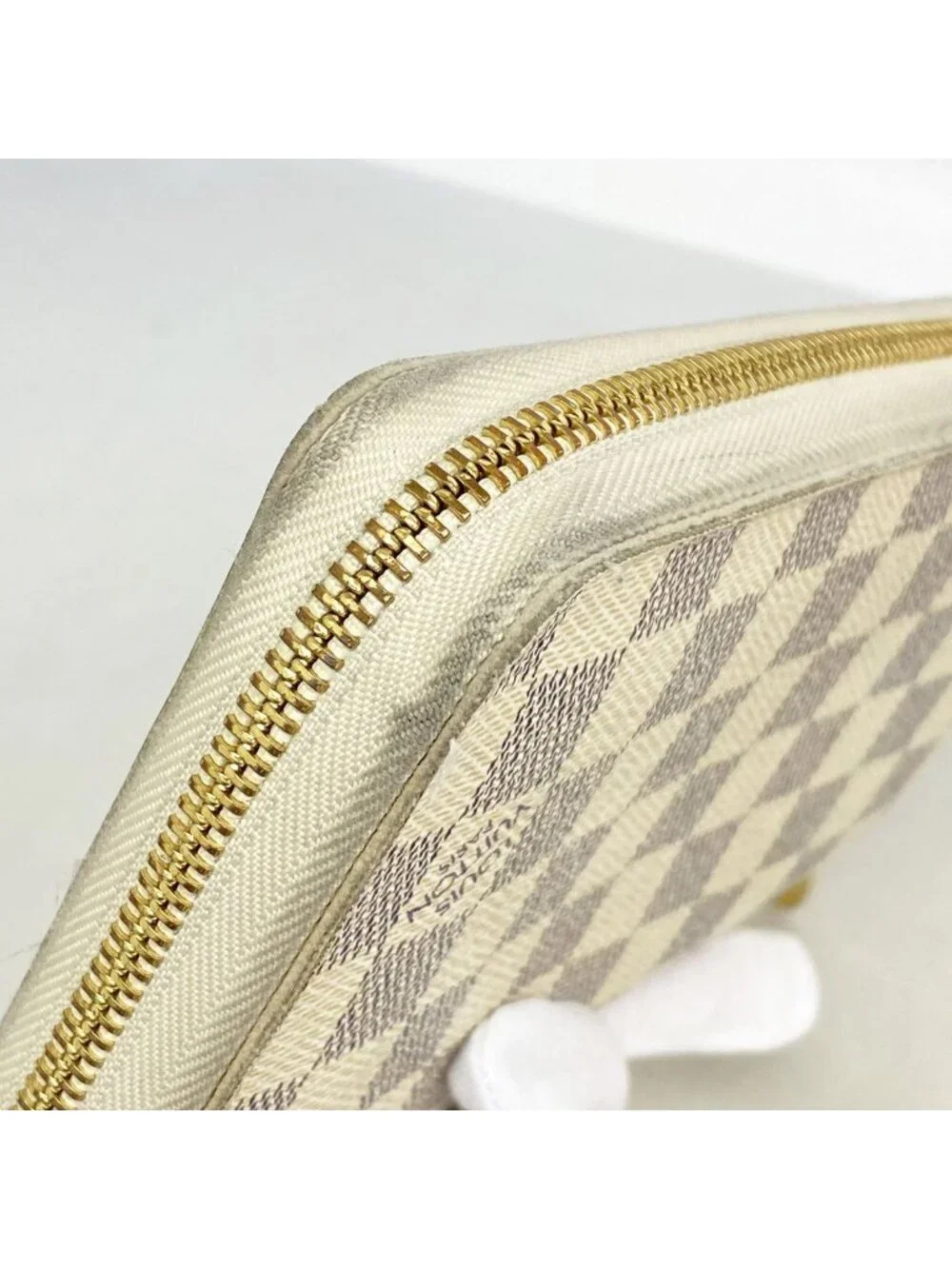 Louis Vuitton Wallet Damier Azur Zippy Organizer White